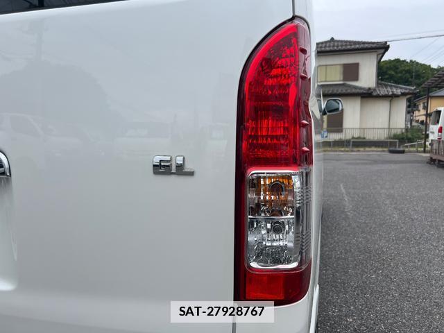 Toyota HIACE WAGON 2014-08 7961631-17