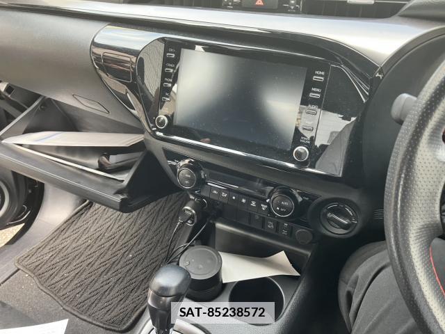 Toyota HILUX 2023-04 7960470-5