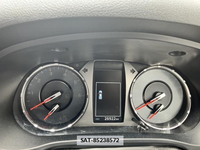 Toyota HILUX 2023-04 7960470-9