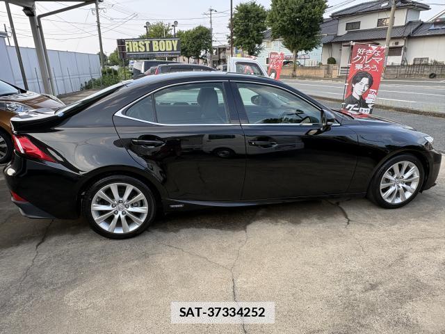 Lexus IS 2013-10 7959691-11
