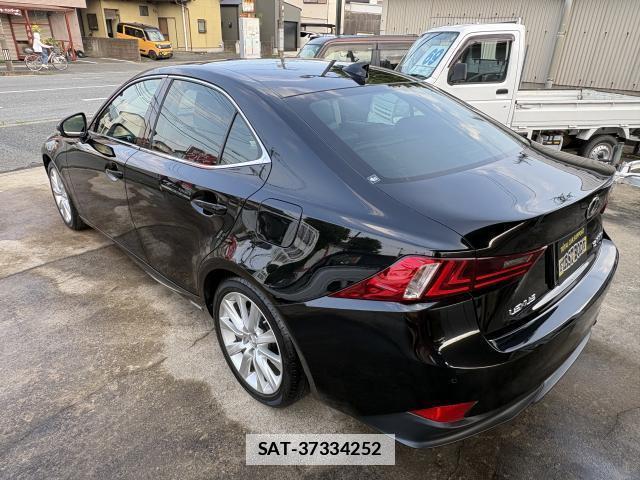 Lexus IS 2013-10 7959691-2