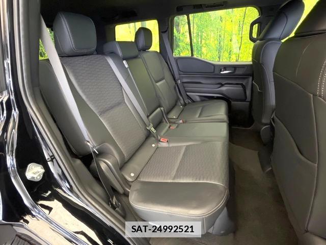 Toyota Land Cruiser 250 2024-10 7962157-8