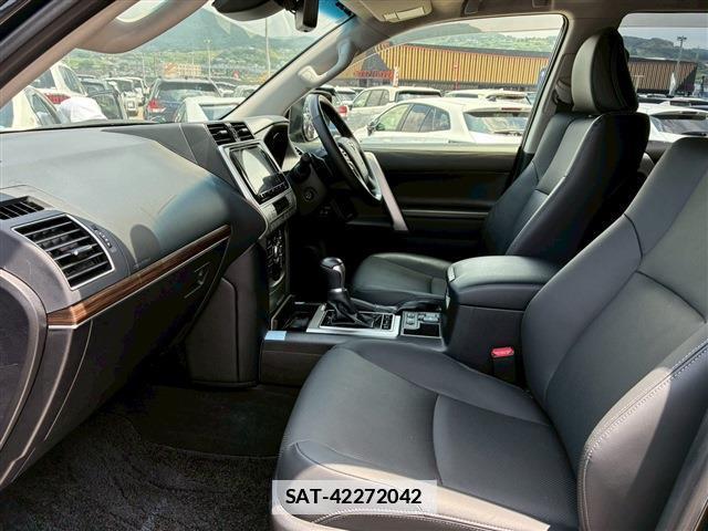 Toyota LAND CRUISER PRADO 2023-06 7959379-11