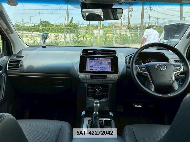 Toyota LAND CRUISER PRADO 2023-06 7959379-13