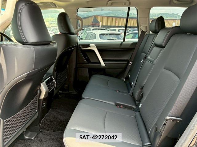 Toyota LAND CRUISER PRADO 2023-06 7959379-16