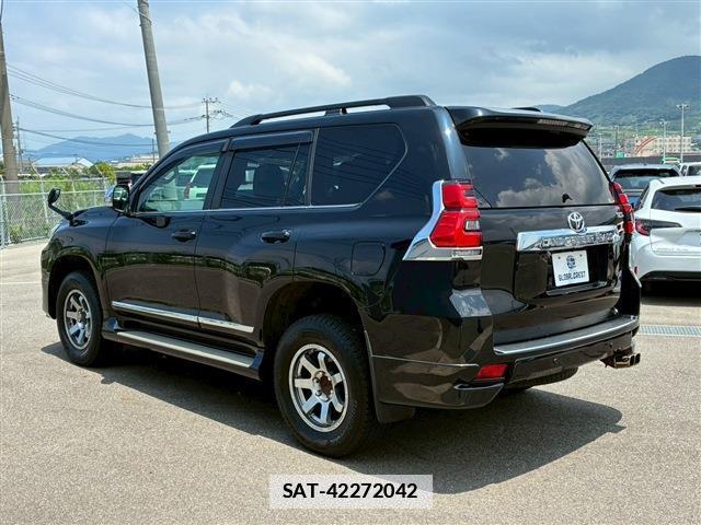 Toyota LAND CRUISER PRADO 2023-06 7959379-7
