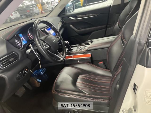 Maserati LEVANTE 2018-06 7961177-10