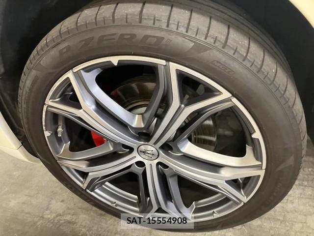 Maserati LEVANTE 2018-06 7961177-13