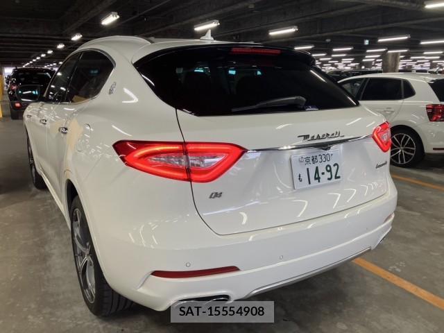 Maserati LEVANTE 2018-06 7961177-3