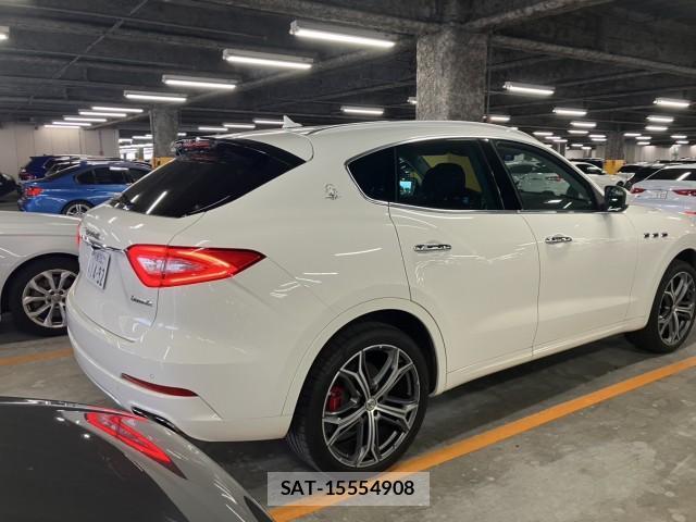 Maserati LEVANTE 2018-06 7961177-4
