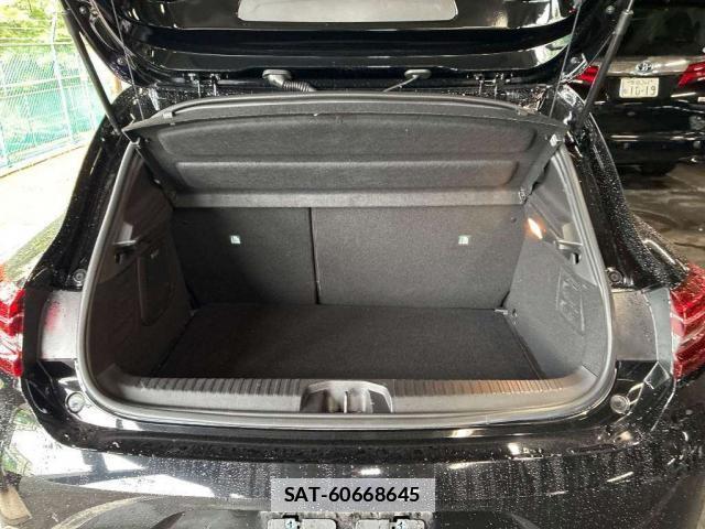 Renault LUTECIA 2021-09 7961475-6