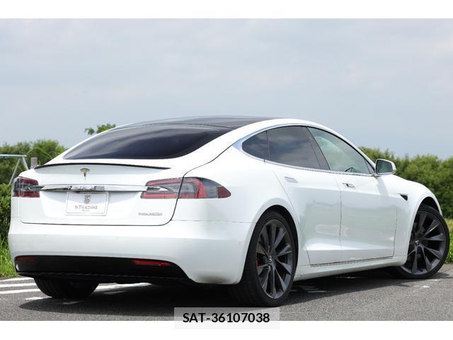 Tesla MODEL S 2020-05 7962506-5