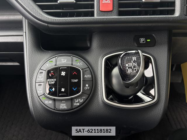 Toyota NOAH 2018-04 7959362-15