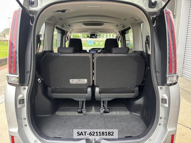 Toyota NOAH 2018-04 7959362-18
