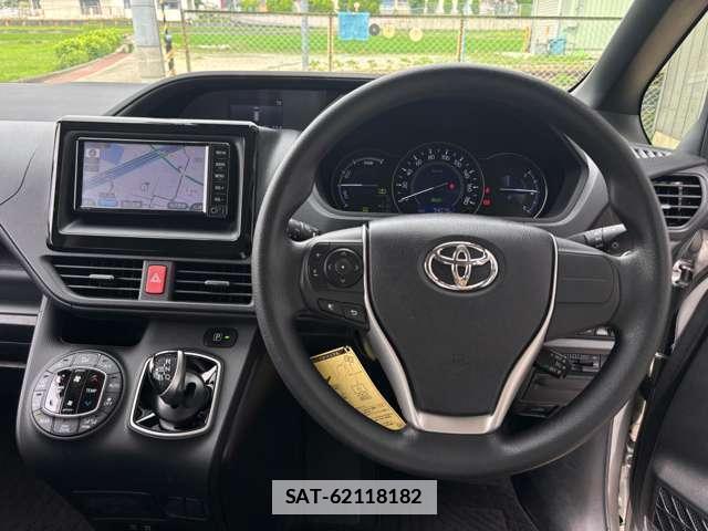 Toyota NOAH 2018-04 7959362-2