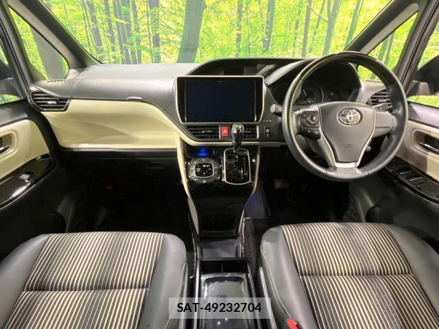 Toyota NOAH 2021-08 7959580-1