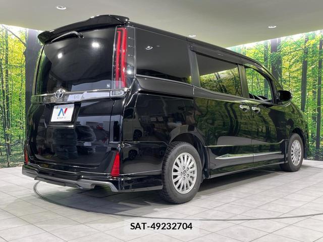 Toyota NOAH 2021-08 7959580-16