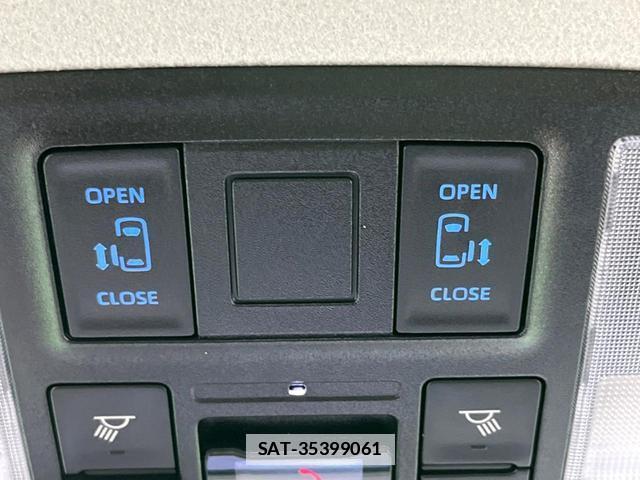 Toyota NOAH 2022-07 7959670-4