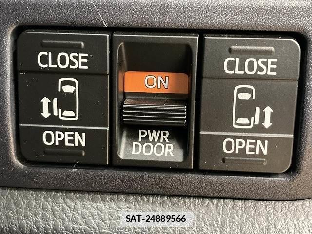 Toyota NOAH 2016-04 7960036-7
