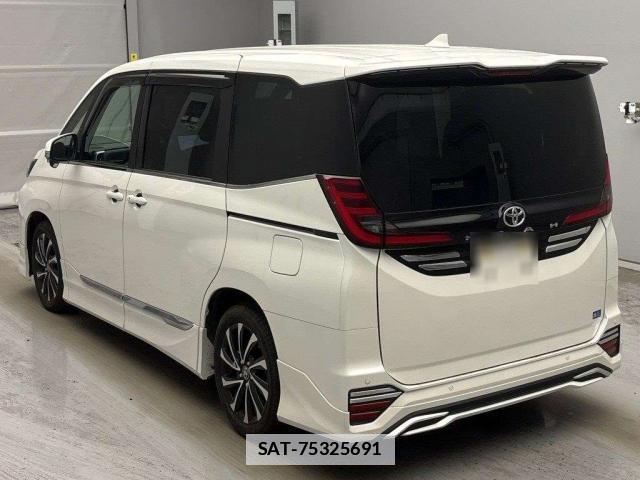 Toyota NOAH 2023-07 7960857-1