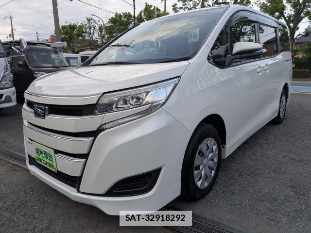 Toyota NOAH 2017-10 7961512-17