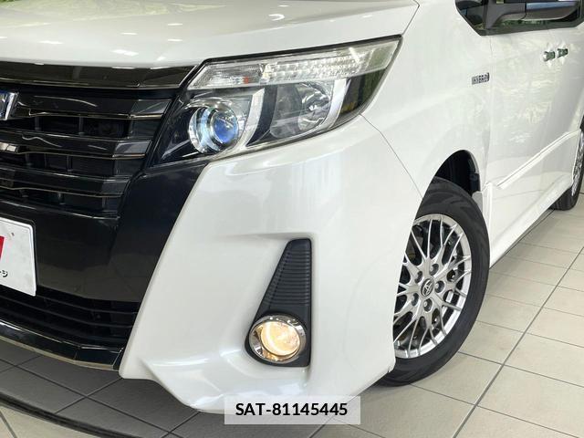 Toyota NOAH 2016-12 7961601-12