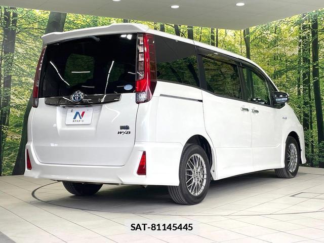 Toyota NOAH 2016-12 7961601-17