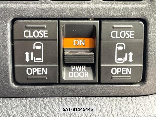 Toyota NOAH 2016-12 7961601-3