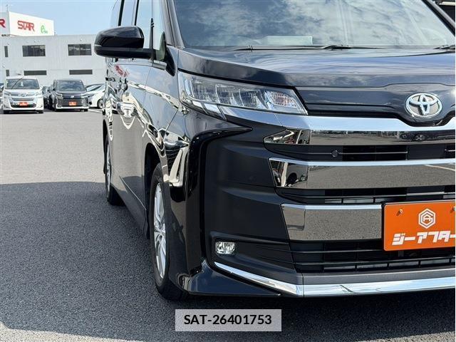 Toyota NOAH 2022-02 7961924-11