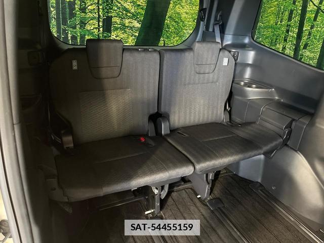 Toyota NOAH 2022-03 7962423-9