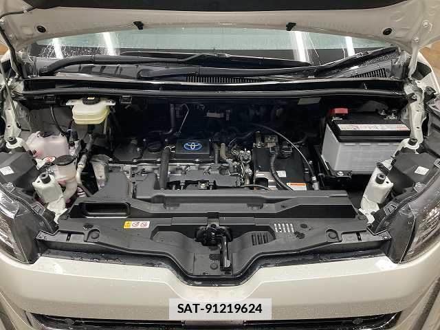 Toyota NOAH 2023-06 7963104-17