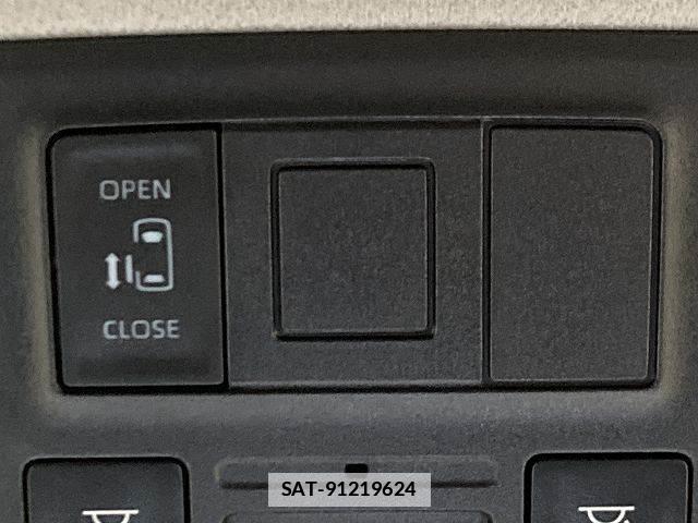 Toyota NOAH 2023-06 7963104-7