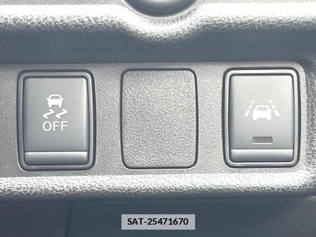 Nissan NOTE 2019-02 7960203-5