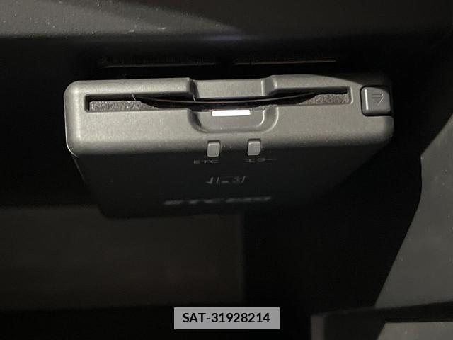 Nissan NOTE 2019-08 7960577-7
