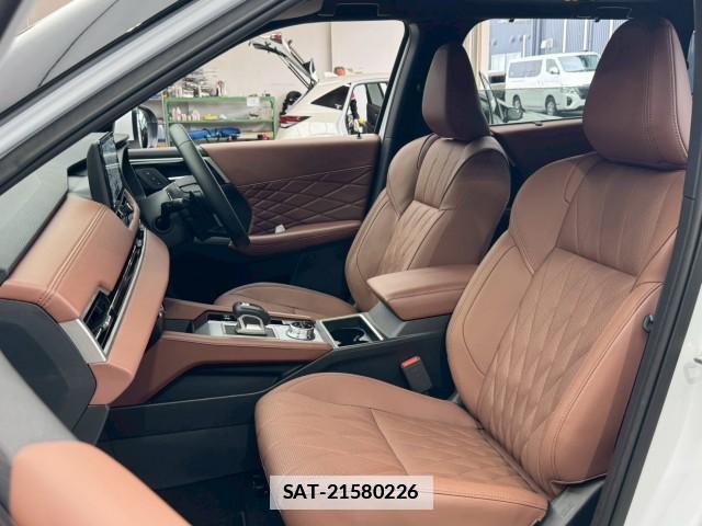 Mitsubishi OUTLANDER PHEV 2024-10 7961726-15