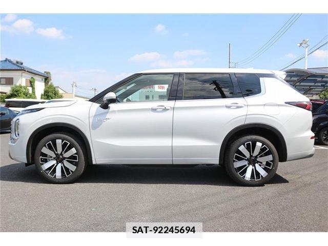 Mitsubishi OUTLANDER PHEV 2025-07 7961926-10