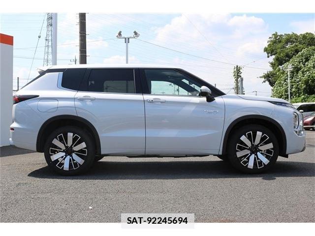 Mitsubishi OUTLANDER PHEV 2025-07 7961926-8