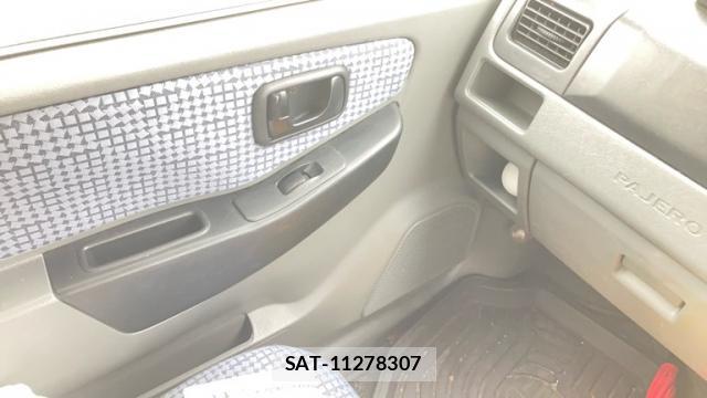 Mitsubishi PAJERO MINI 2002-02 7959847-8