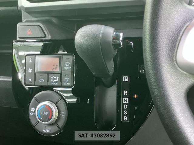 Toyota Pixis Mega 2019-06 7962904-17
