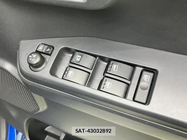 Toyota Pixis Mega 2019-06 7962904-6