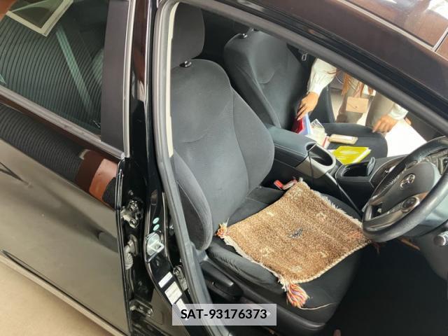 Toyota PRIUS PHV 2013-11 7959868-10