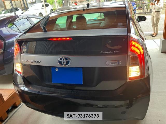 Toyota PRIUS PHV 2013-11 7959868-12