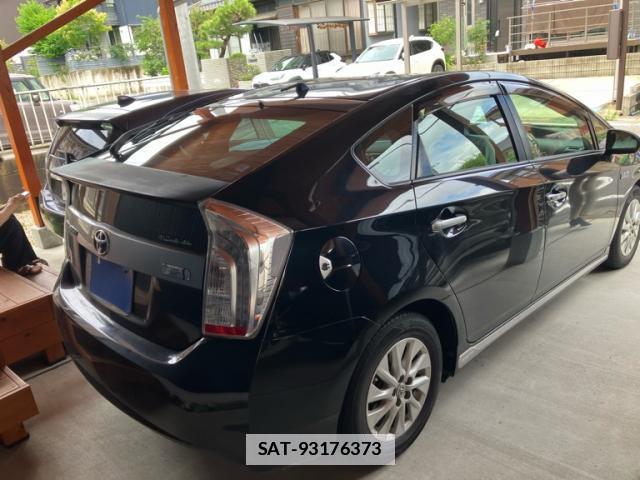 Toyota PRIUS PHV 2013-11 7959868-13