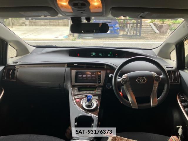 Toyota PRIUS PHV 2013-11 7959868-14