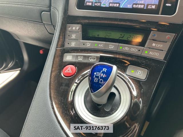 Toyota PRIUS PHV 2013-11 7959868-18