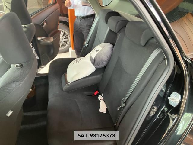 Toyota PRIUS PHV 2013-11 7959868-9