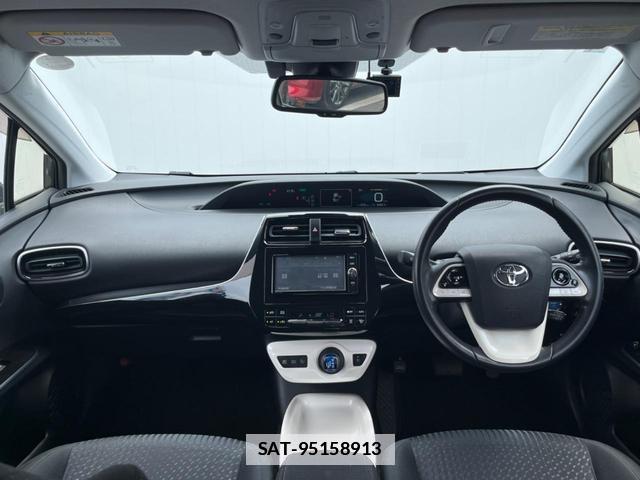 Toyota PRIUS 2016-08 7959636-1