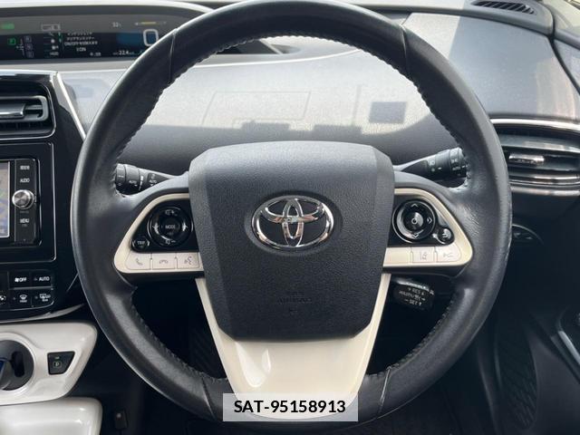 Toyota PRIUS 2016-08 7959636-11