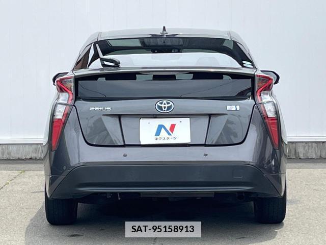 Toyota PRIUS 2016-08 7959636-15