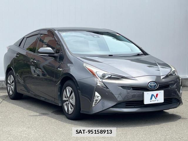 Toyota PRIUS 2016-08 7959636-16